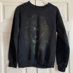 Roaring lion sweatshirt.